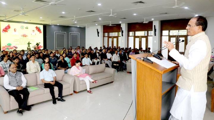 शासकीय सेवा में चयन जीवन का दुर्लभ और सौभाग्यशाली क्षण : मुख्यमंत्री श्री चौहान